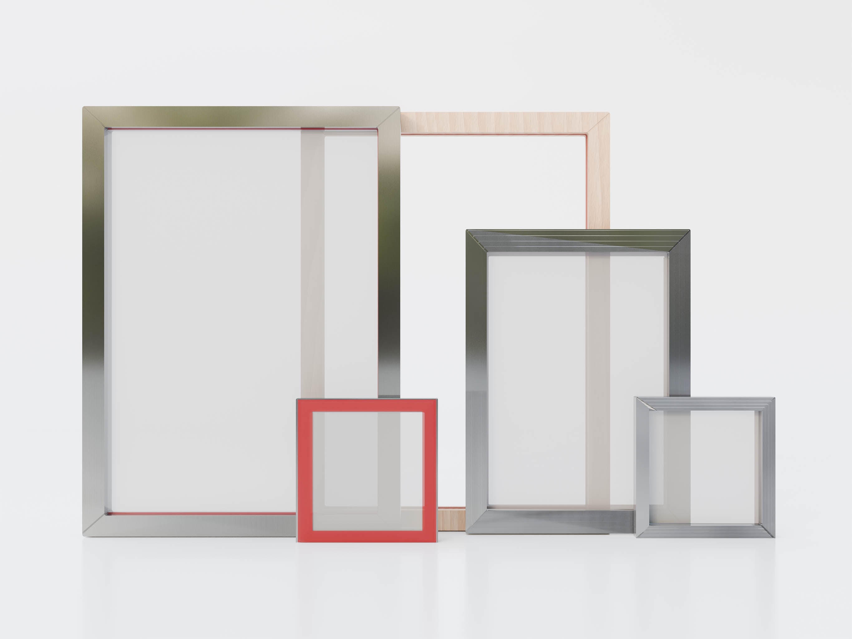 Siebdruckrahmen in unterschiedlichen Größen aus Metall und Holz