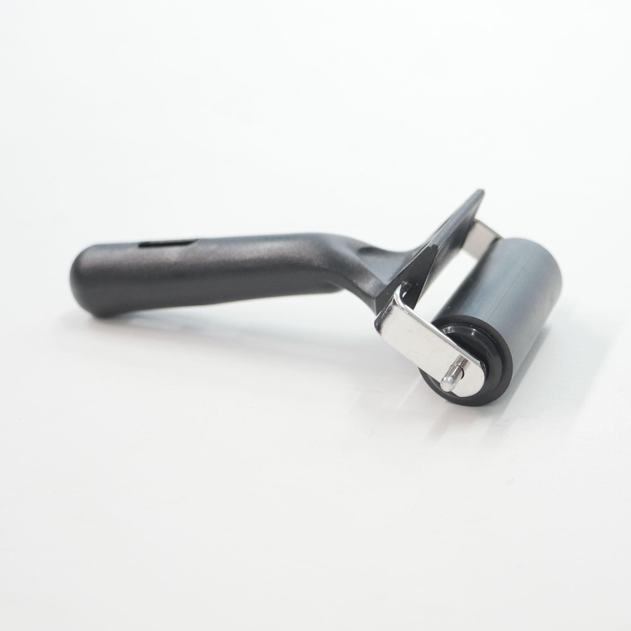 Linodruk rubberroller zwart 6 cm zijaanzicht