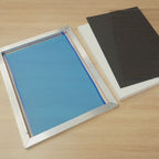 Demonstration der Unterlage für die Siebdruckbelichtung. A3 Format.