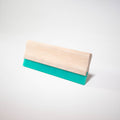 Ein Siebdruckrakel aus Holz 33cm lang mit einem Gummi der Härte 75 shore