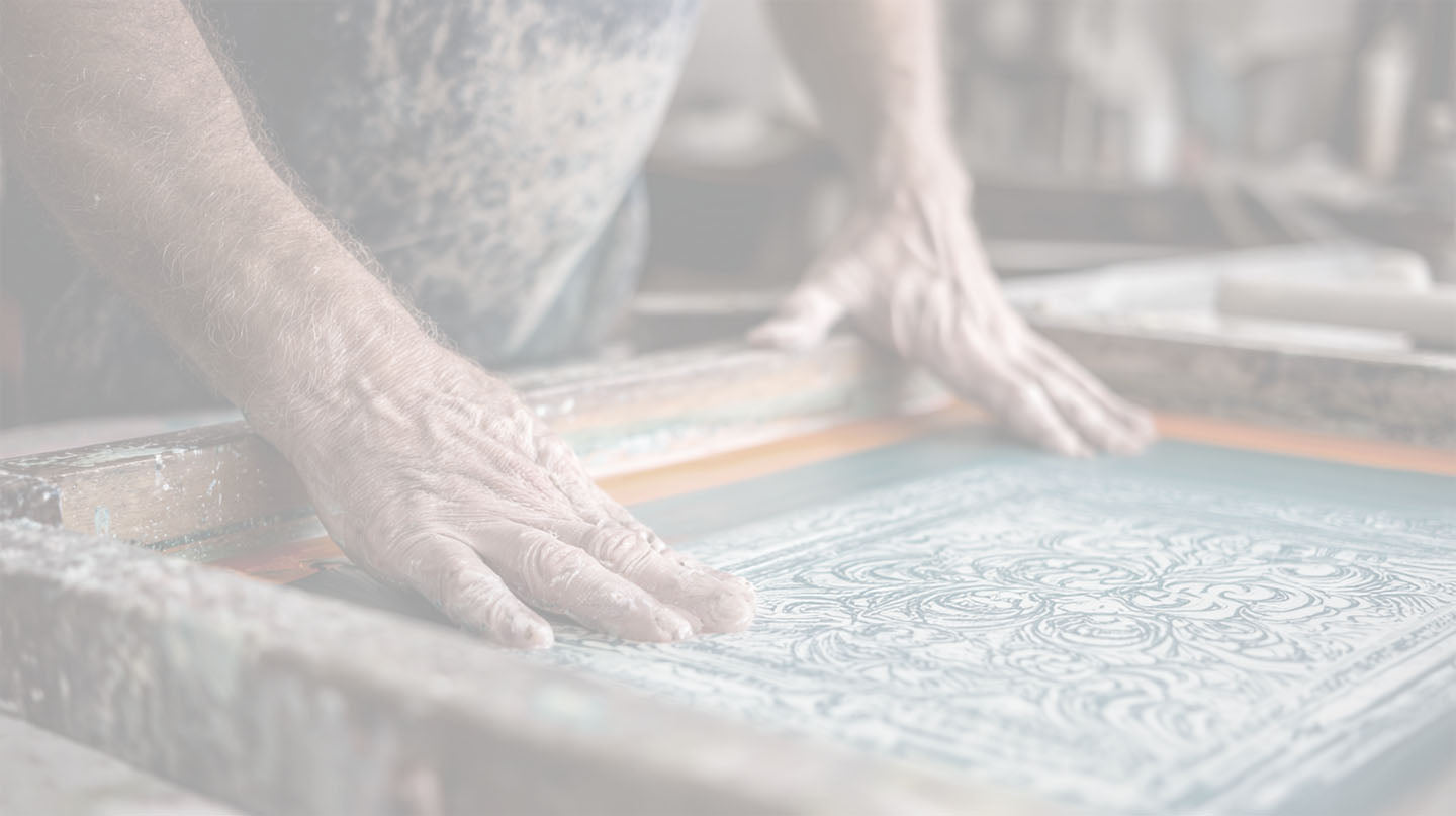 Hintergrundbild Siebdruckwerkstatt mit Siebdruckschablone