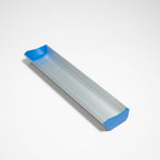 Siebdruck Beschichtungsrinne aus Aluminium mit blauen Endkappen. Emulsionsrinne zur Siebbeschichtung mit Fotoemulsion in 35cm Länge